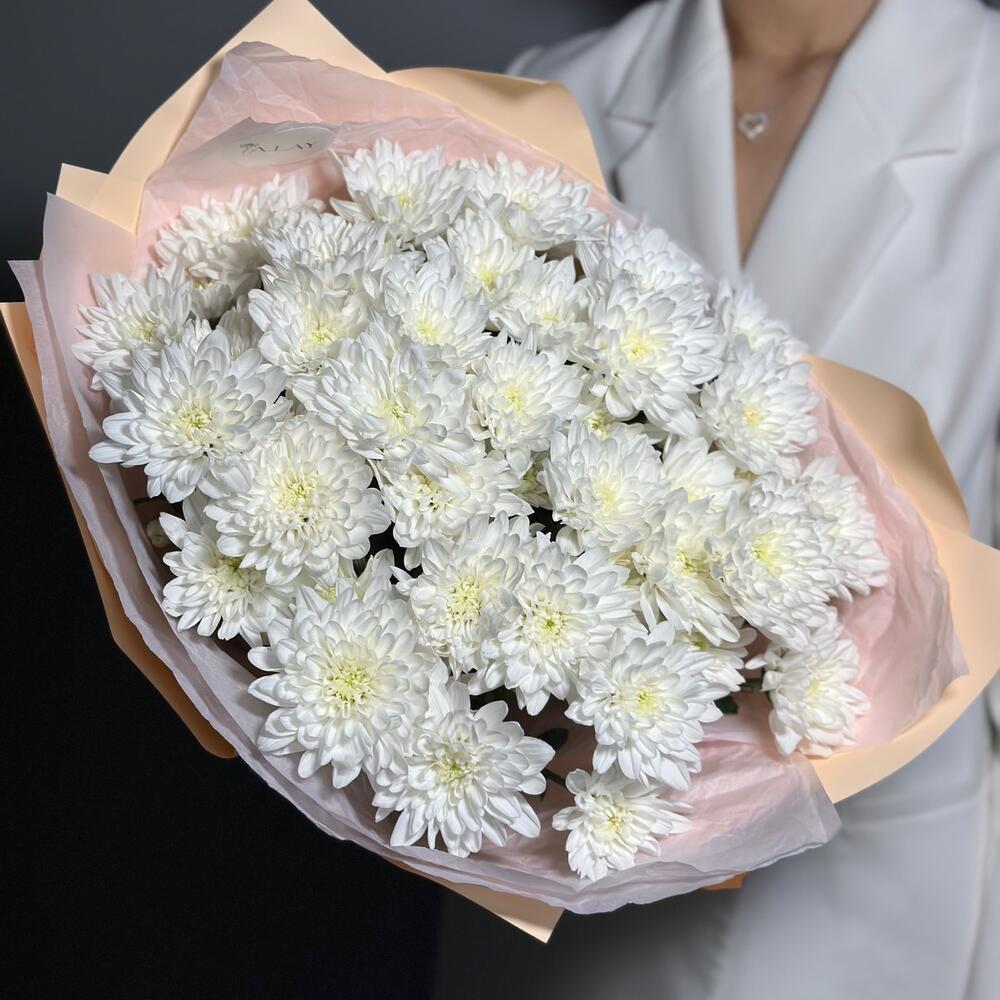 https://content2.flowwow-images.com/data/flowers/1000x1000/59/1698403714_52620359.jpg