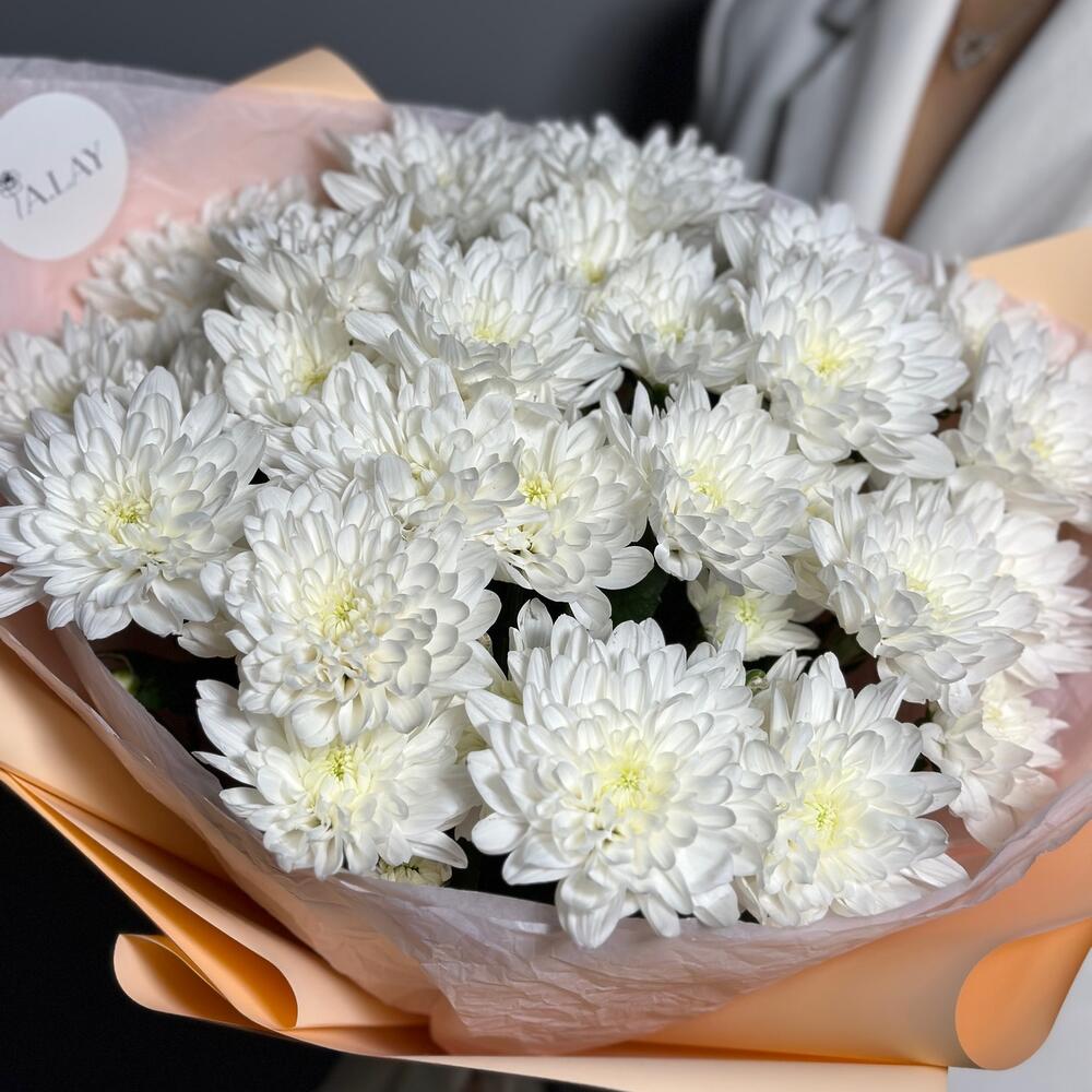 https://content2.flowwow-images.com/data/flowers/1000x1000/83/1698407521_15075583.jpg