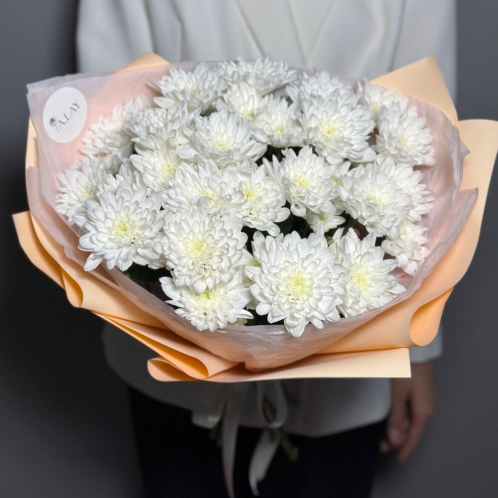 https://content2.flowwow-images.com/data/flowers/1000x1000/49/1698407521_19781549.jpg